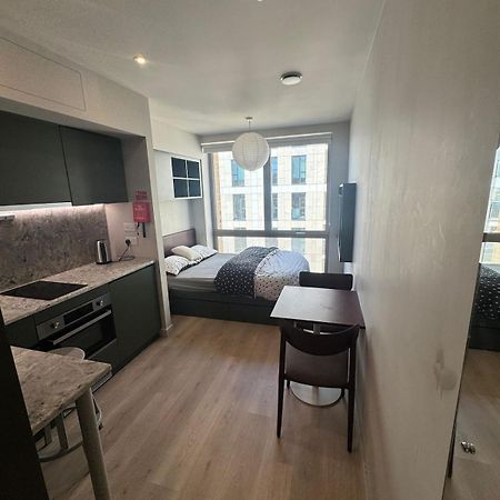 Studio In Harrow -R Экстерьер фото