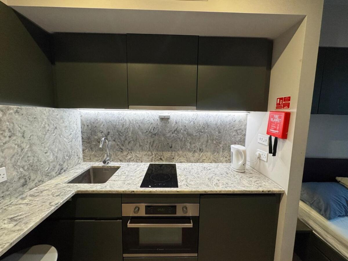 Studio In Harrow -R Экстерьер фото