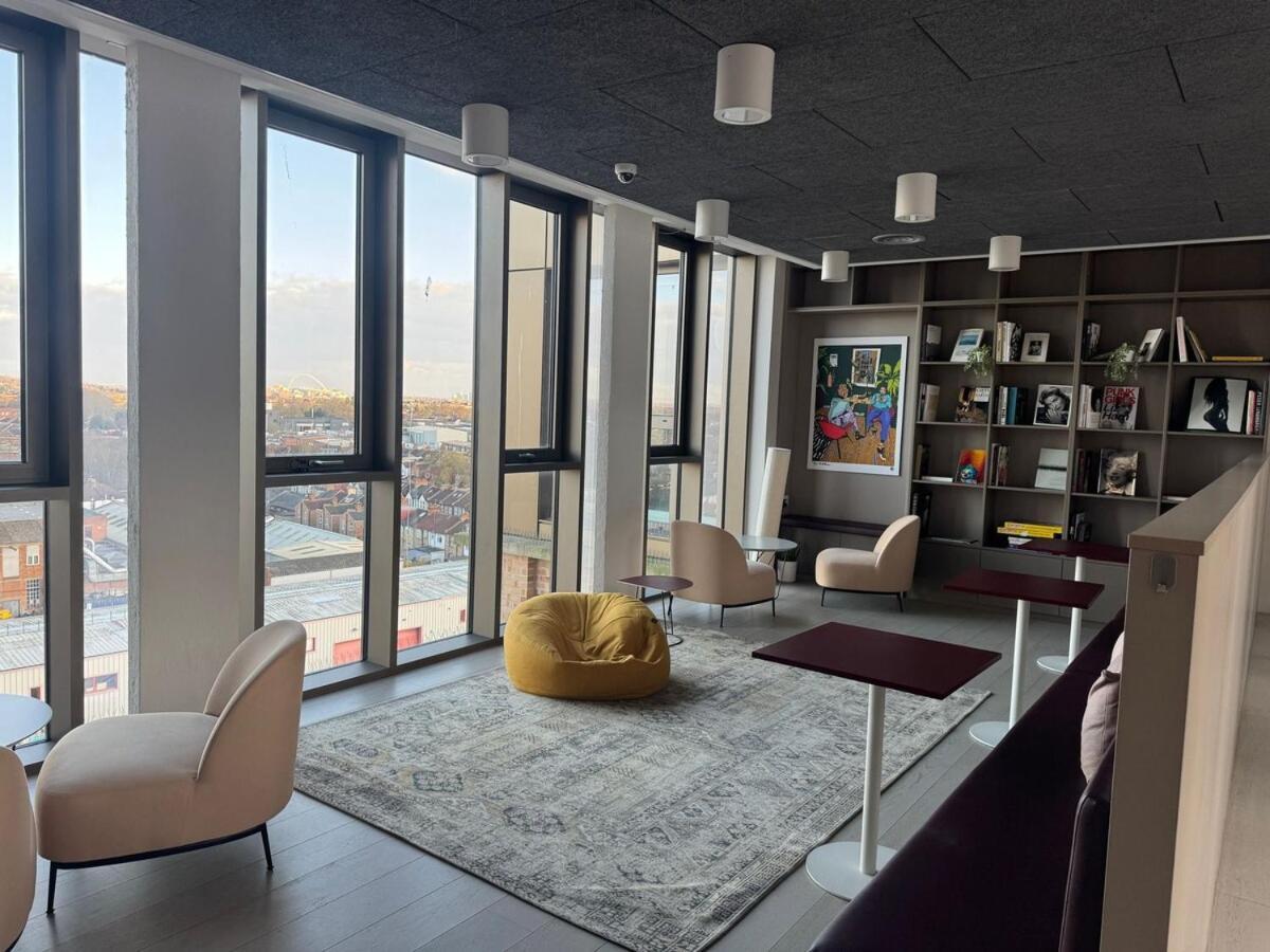 Studio In Harrow -R Экстерьер фото