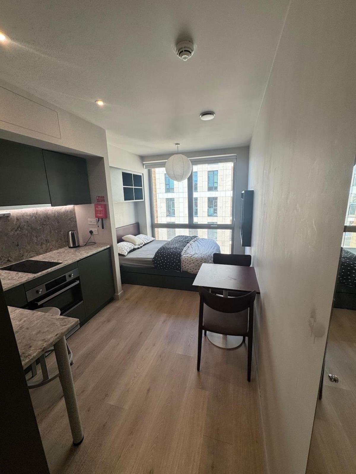 Studio In Harrow -R Экстерьер фото