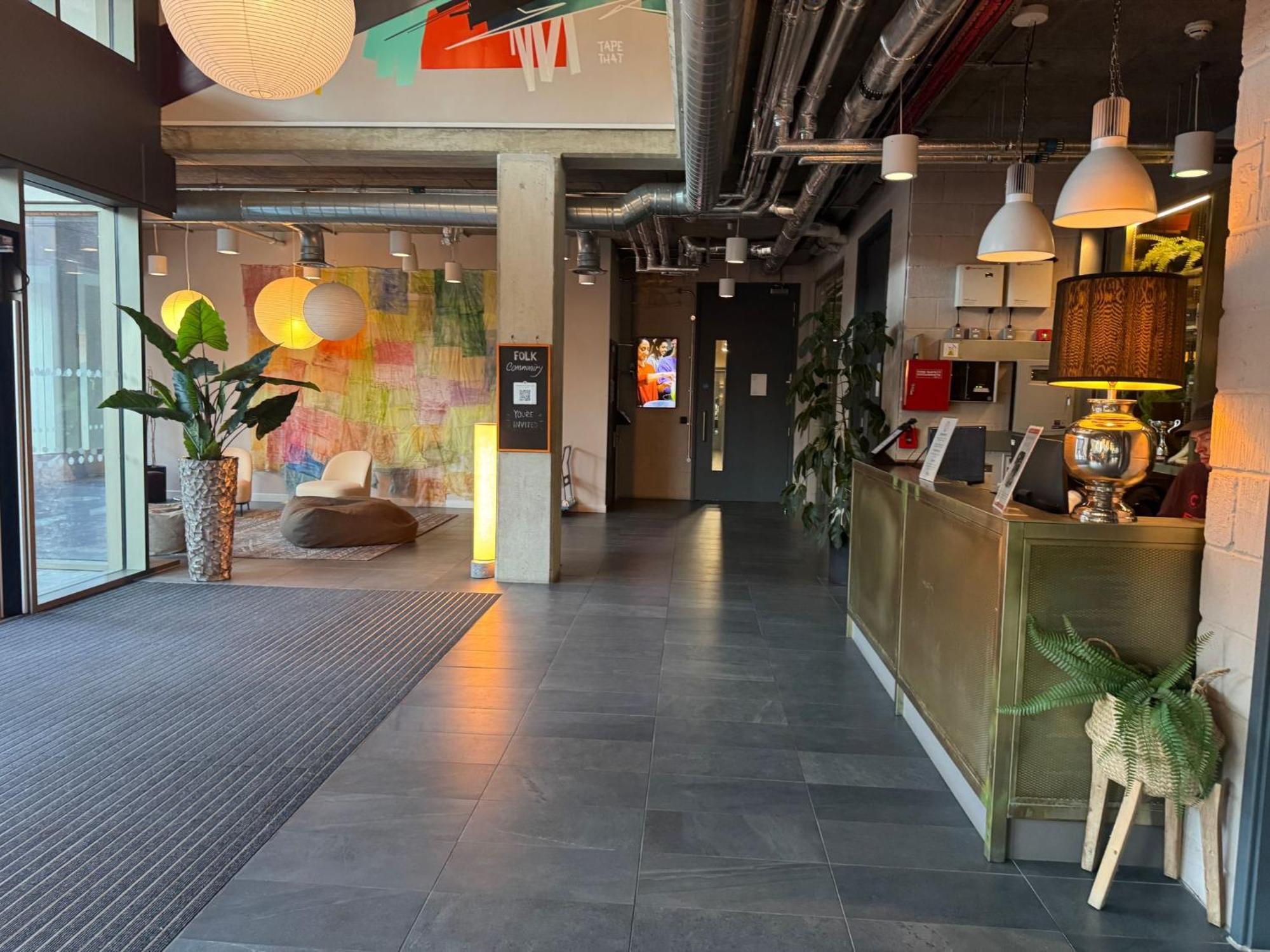 Studio In Harrow -R Экстерьер фото